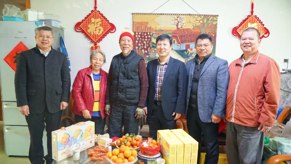 春節慰問送關懷 年(nián)味濃時情亦濃——白雲山盈康開展2022年(nián)春節慰問活動