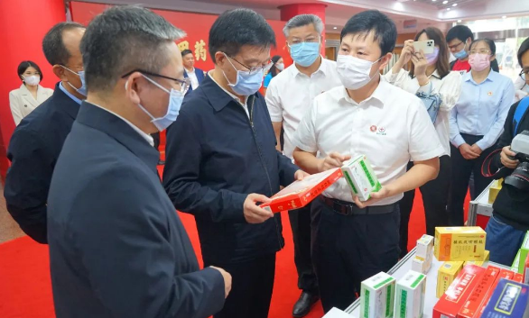 白雲山盈康參加2022年(nián)“全國(guó)安全用藥月”廣西宣傳活動啓動儀式